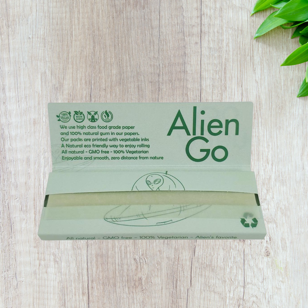 Alien Go Green Colored Rolling Paper - 1 1/4 Size