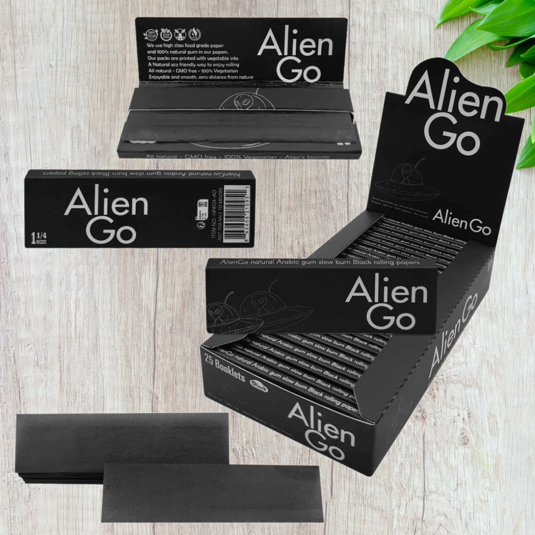Alien Go Black Colored Rolling Paper - 1 1/4 Size