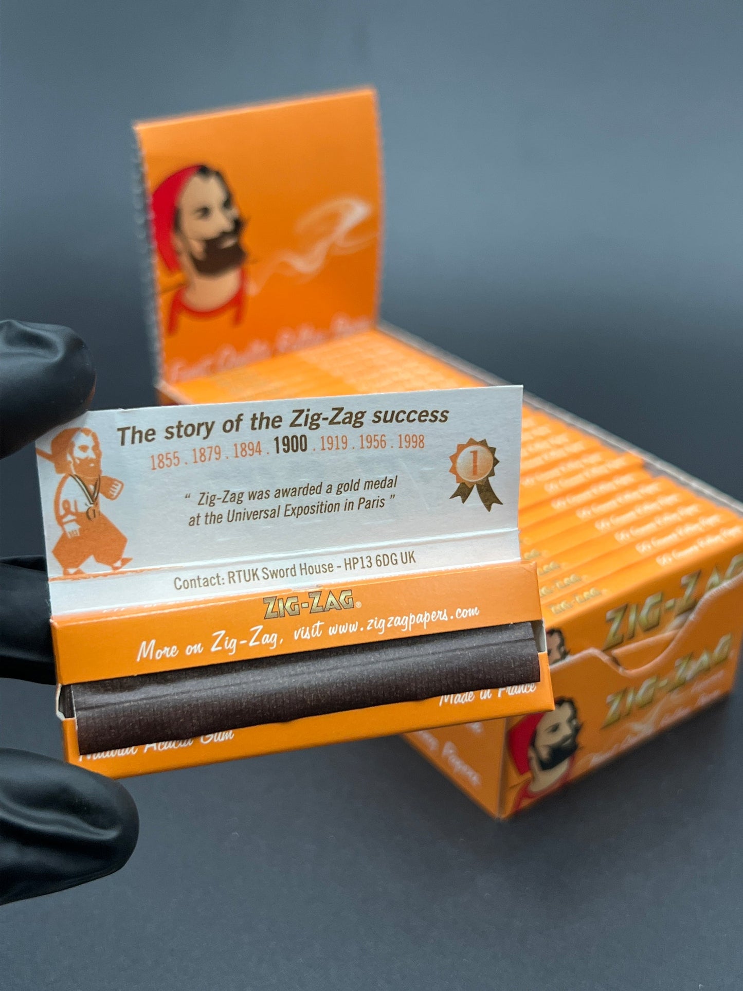 Zig-Zag Liquorice Dark Brown Chocolate Rolling Papers Regular Size