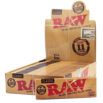 RAW Classic 1 1/4 Size Brown Rolling Papers