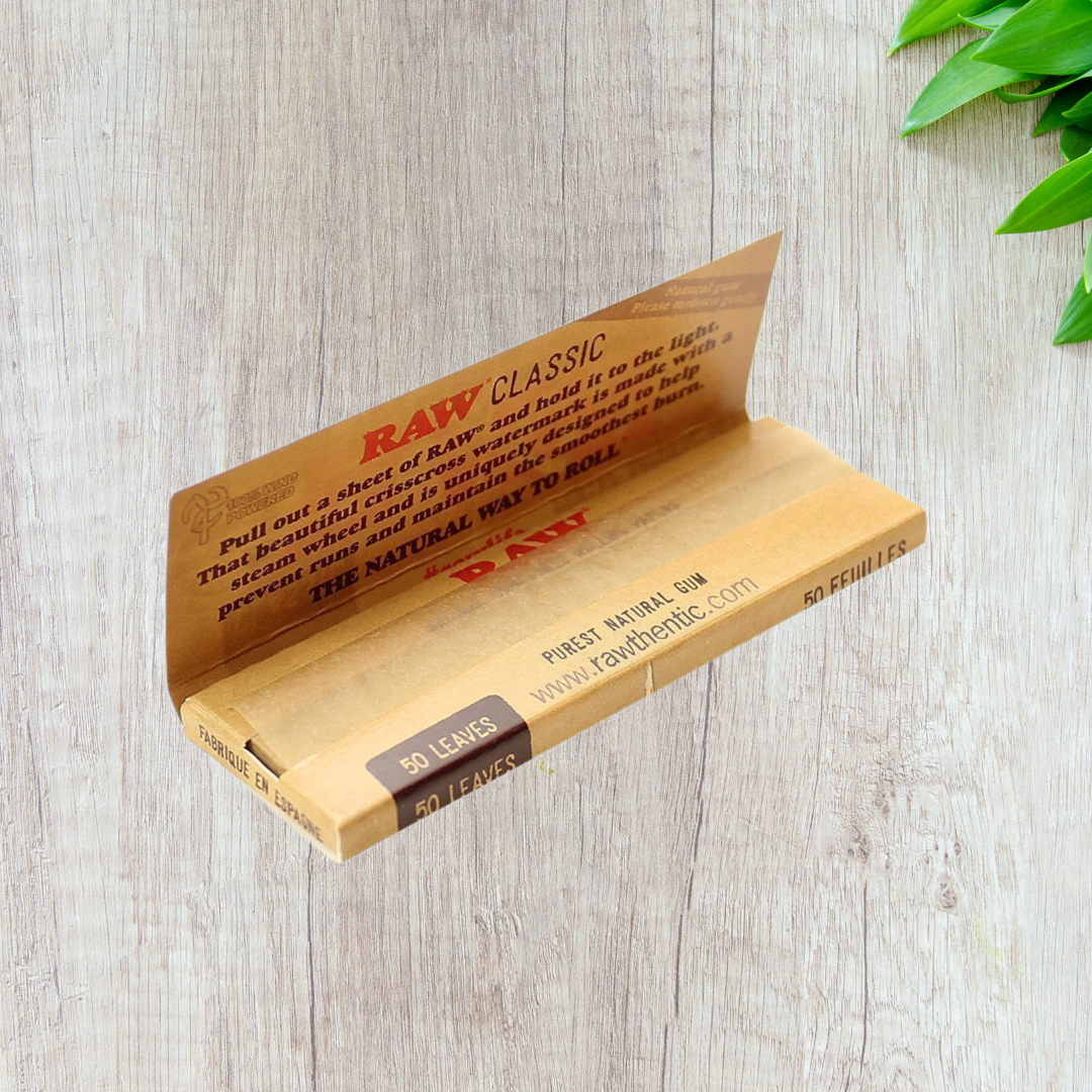 RAW Classic 1 1/4 Size Brown Rolling Papers