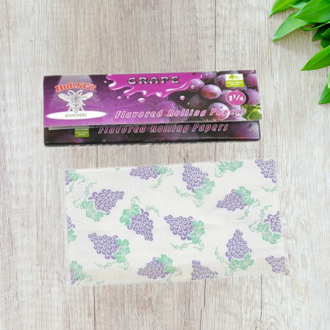 Hornet Flavored Rolling Paper 1 1/4 Size - Booklet (50 Leaves)