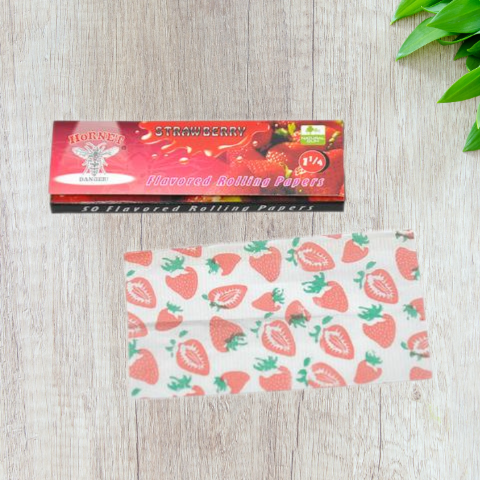 Hornet Flavored Rolling Paper 1 1/4 Size - Booklet (50 Leaves)