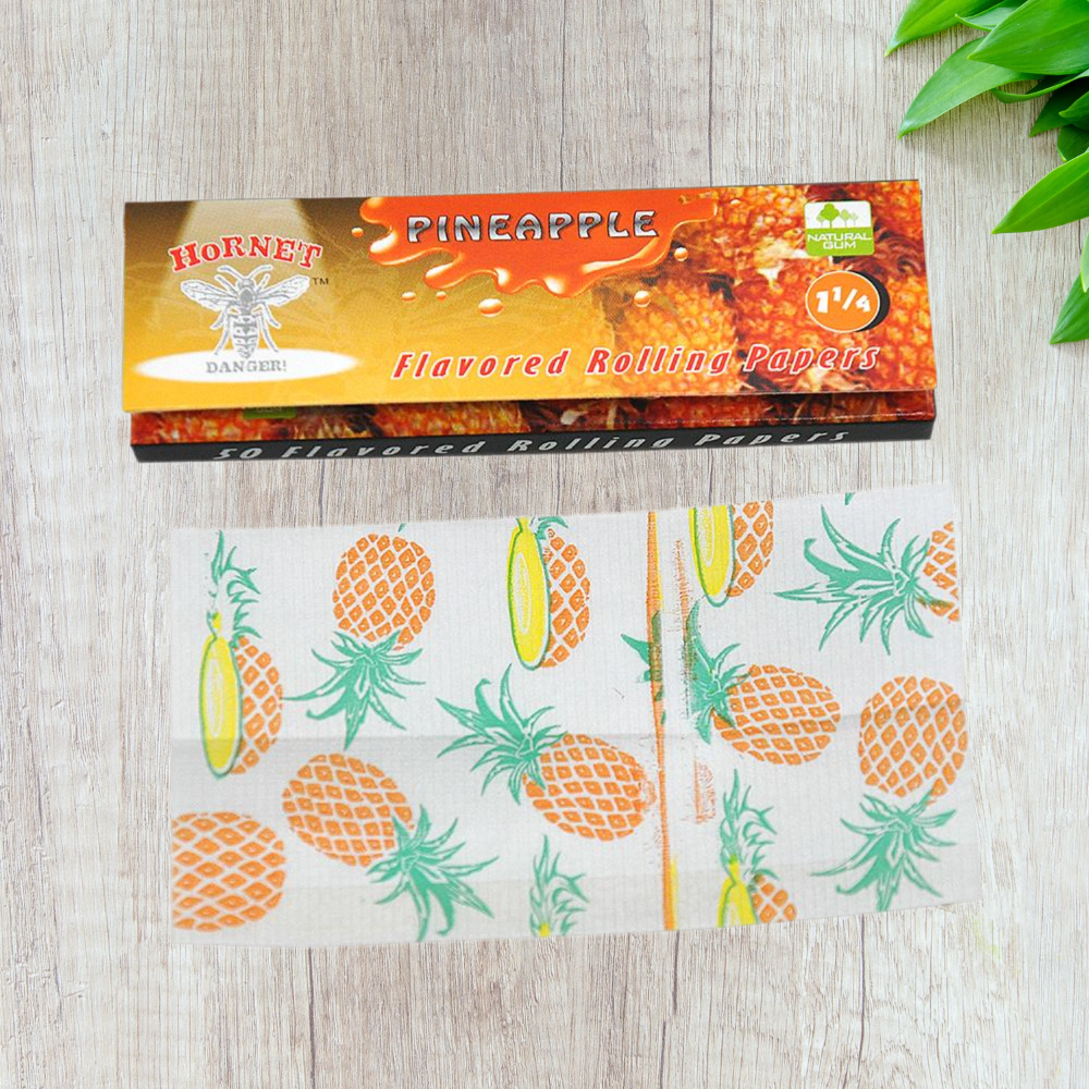 Hornet Flavored Rolling Paper 1 1/4 Size - Booklet (50 Leaves)