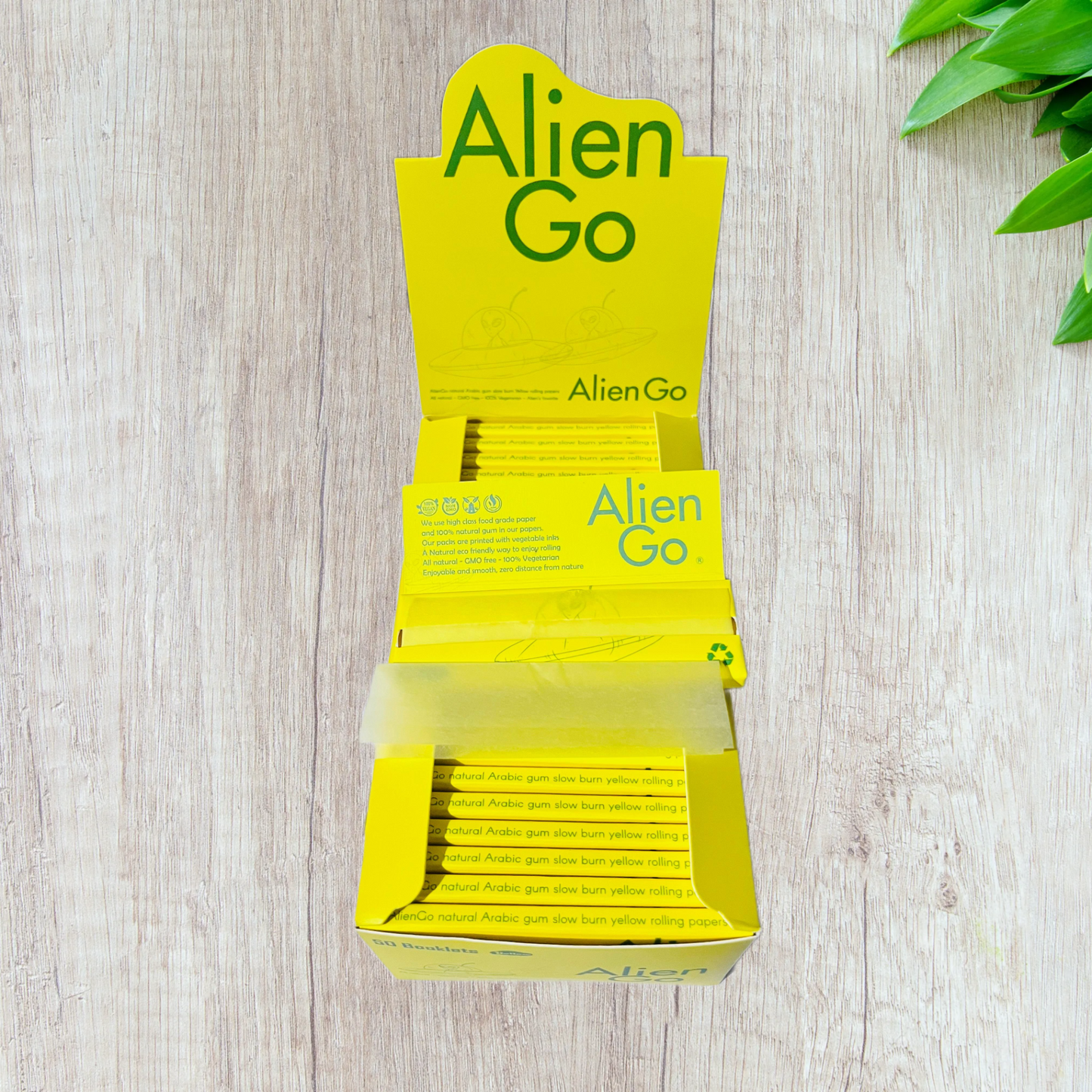 Alien Go Yellow Colored Rolling Paper - 1 1/4 Size
